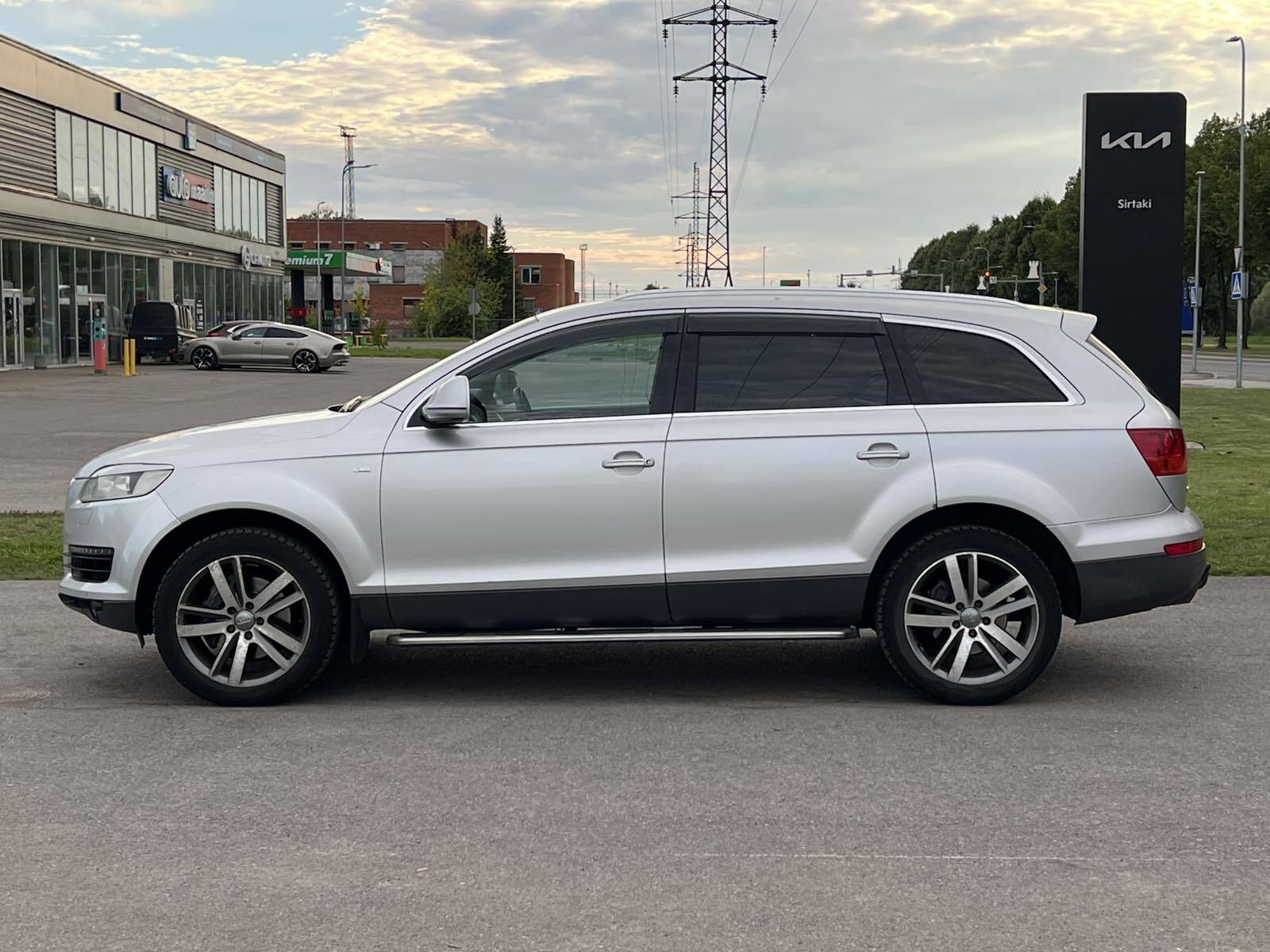 Audi Q7 2006, kuva 4/11