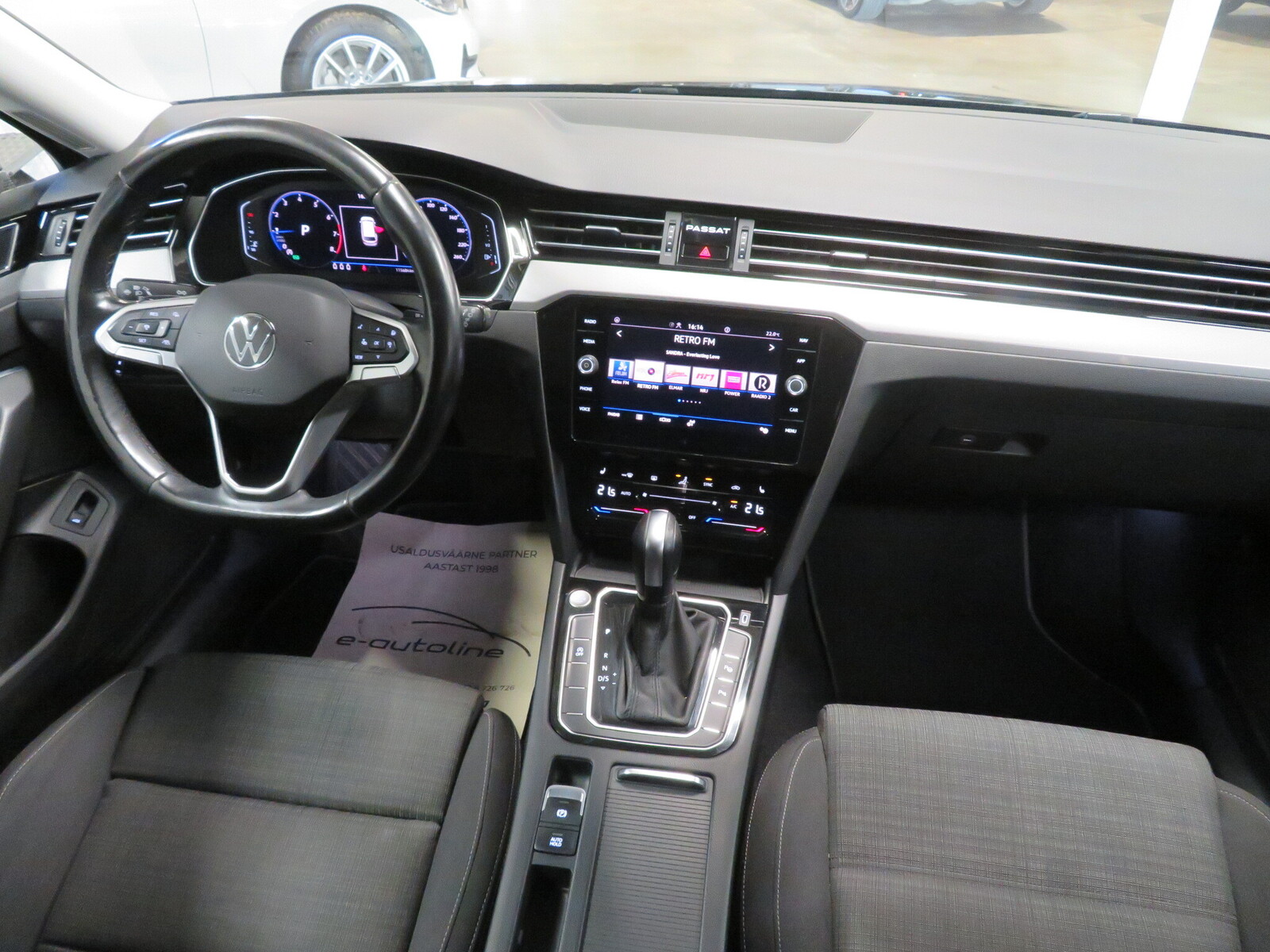 Volkswagen Passat 2021, photo 3/10