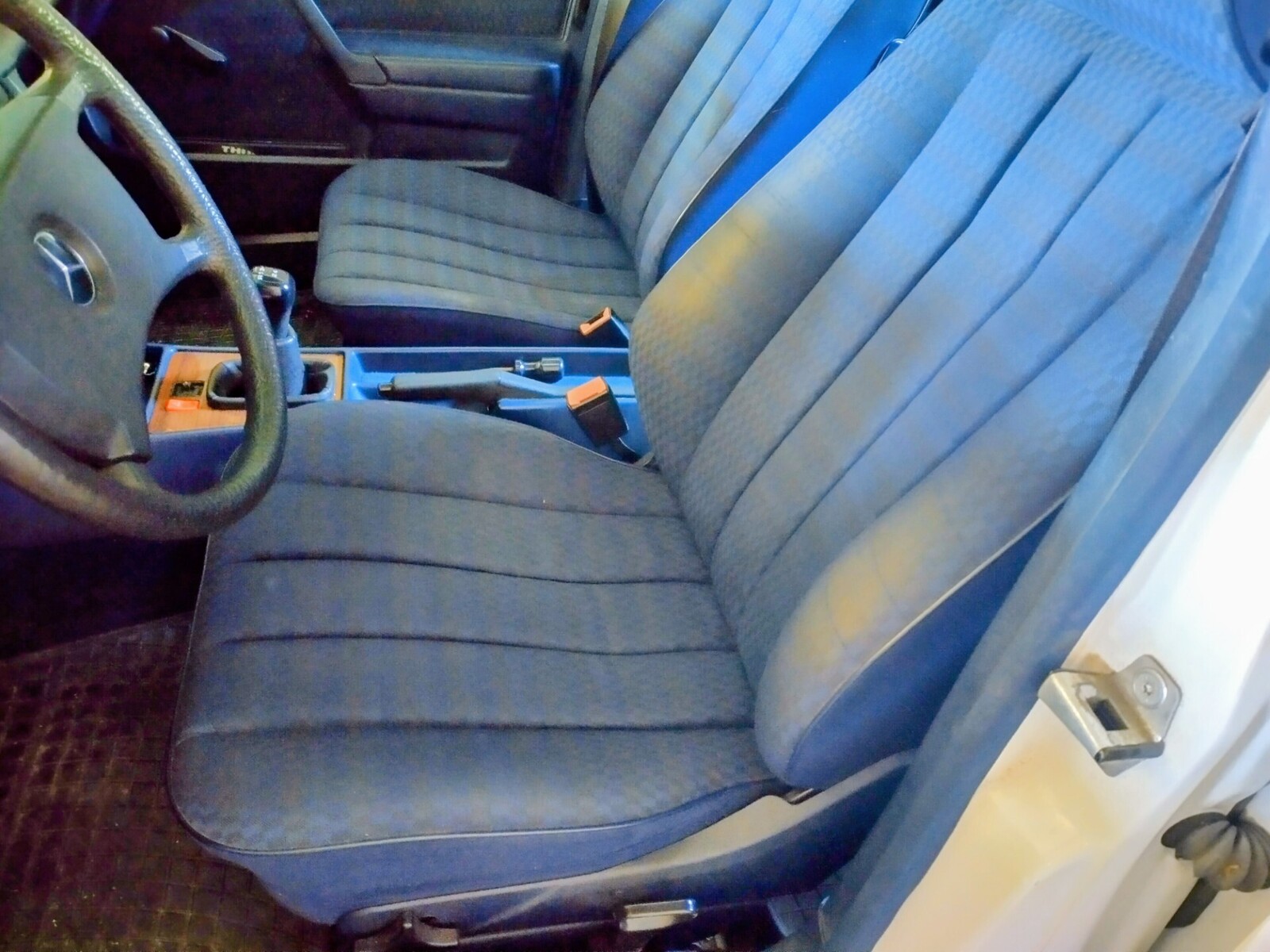Mercedes-Benz 190 1991, photo 4/11
