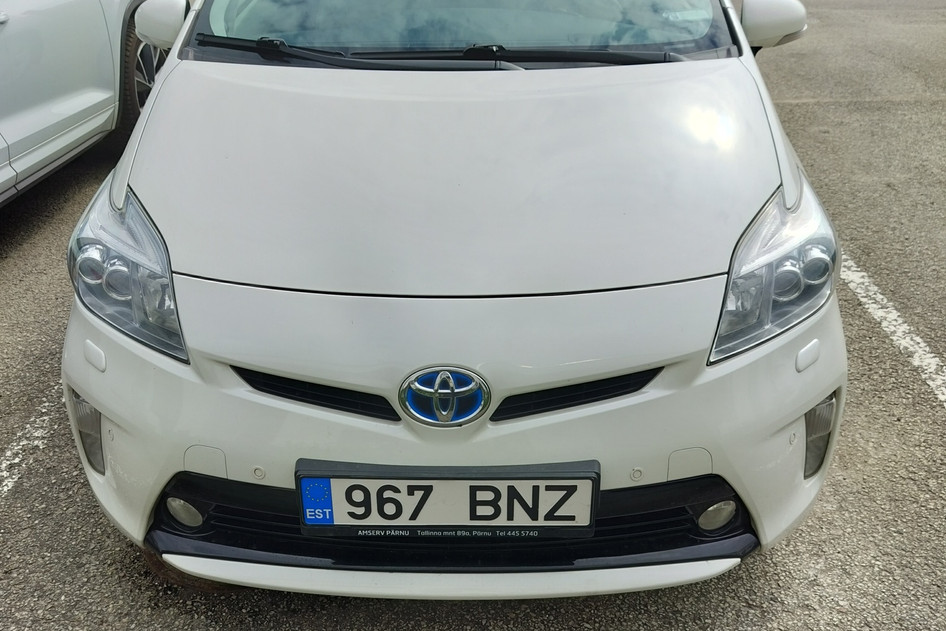 Toyota Prius, 2015, 1.8, 73 kW, hibridas (benzinas/elektra), automatinė, priekiniai varomieji ratai