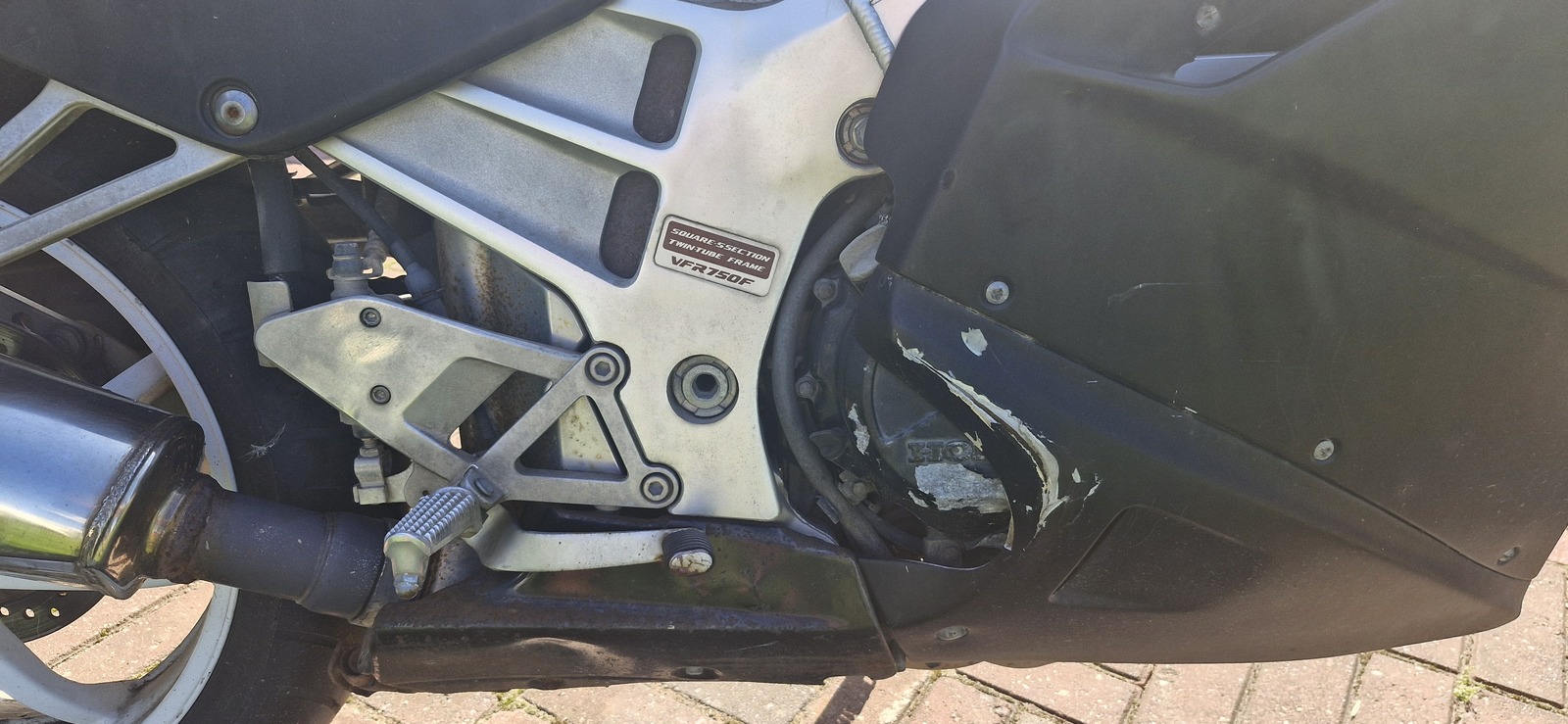 Honda VFR 750F 1991, kuva 4/6