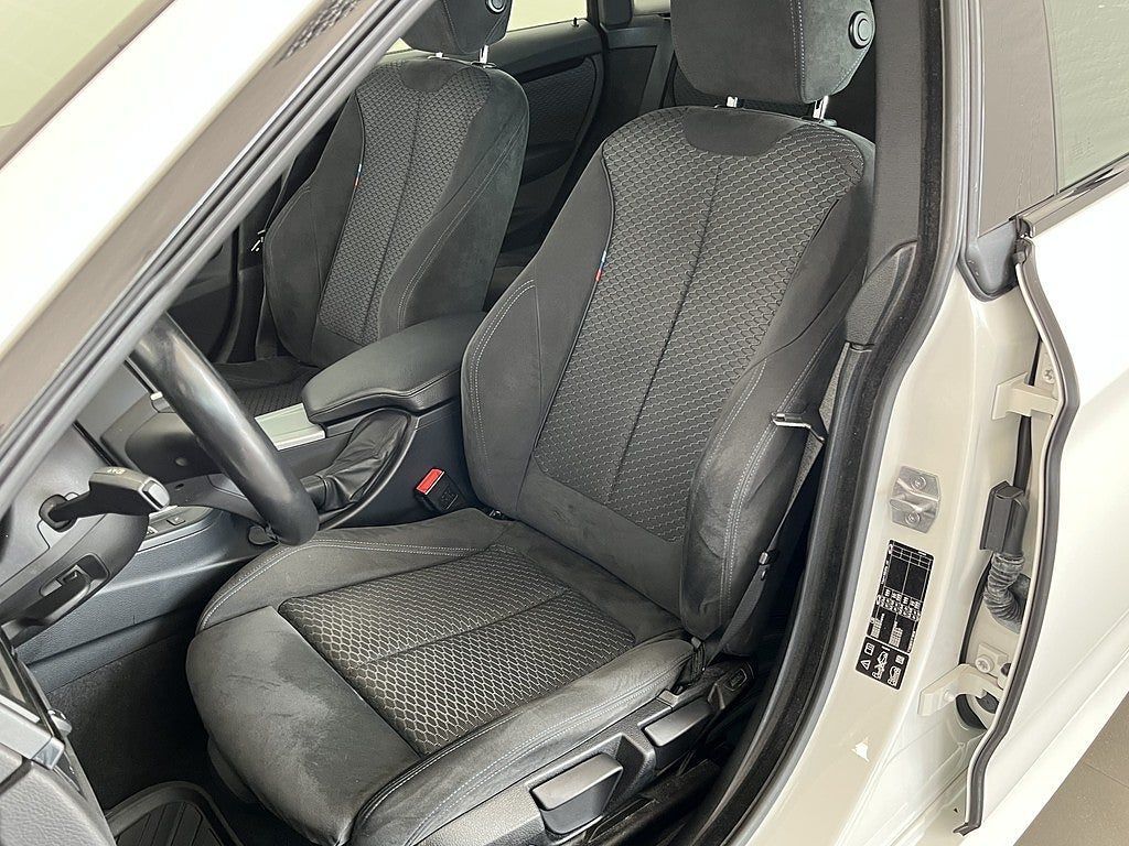 BMW 320 2015, photo 6/29