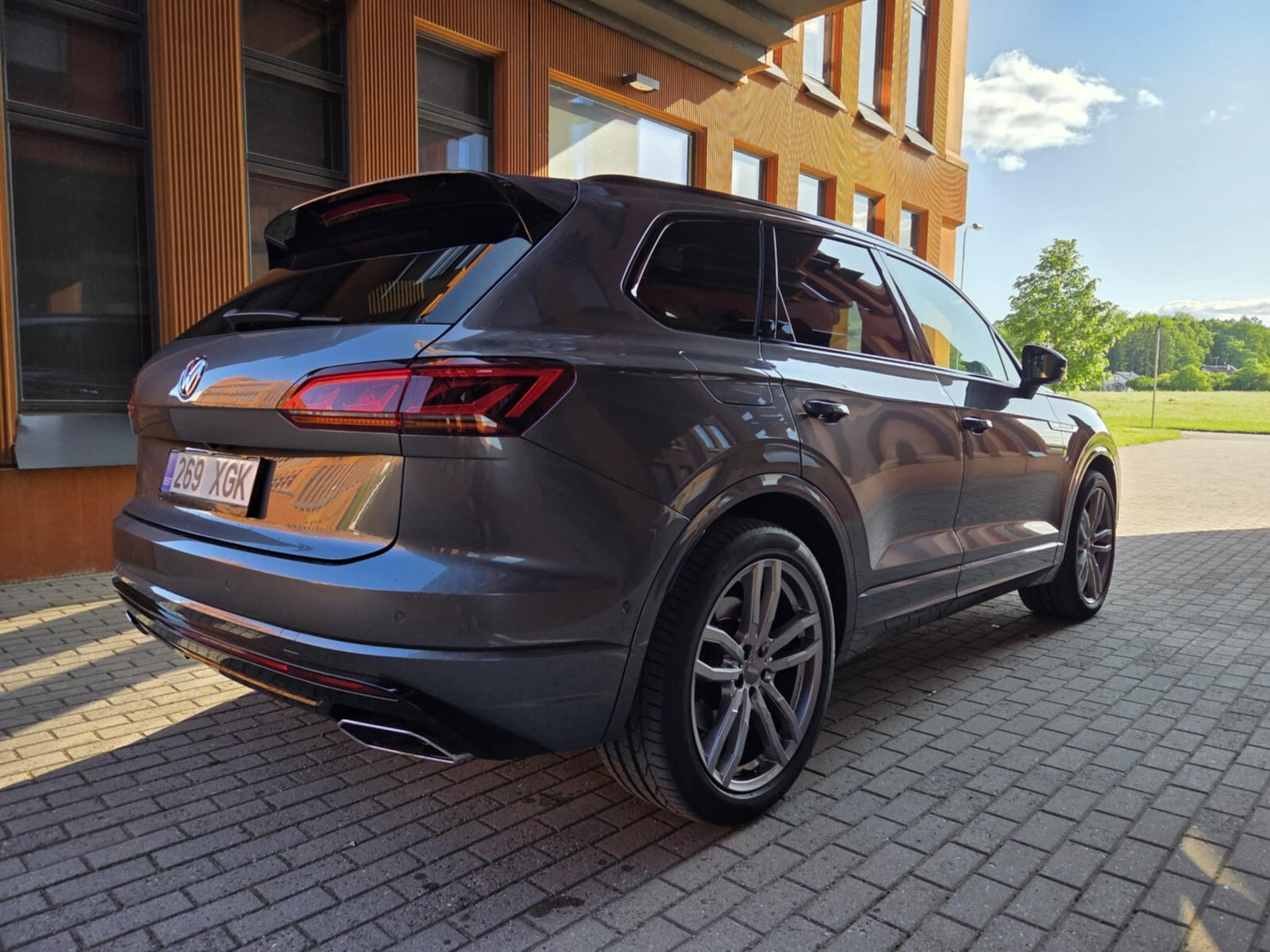Volkswagen Touareg 2019, kuva 6/10