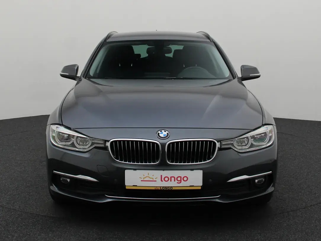 BMW 320 2017, photo 3/10
