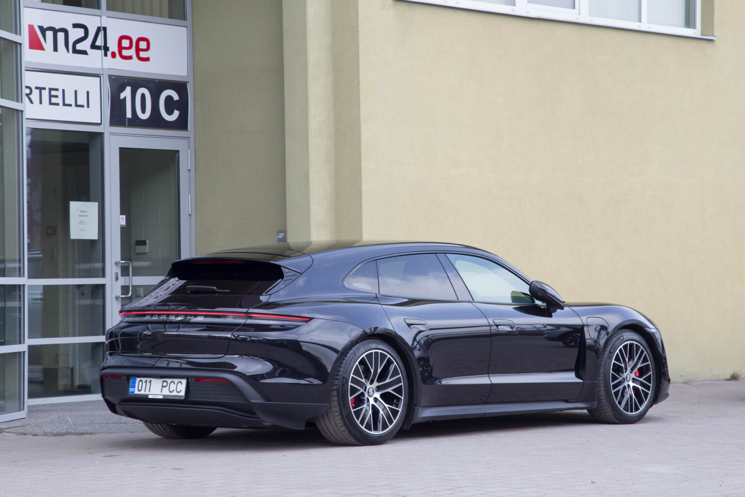Porsche Taycan 2022, photo 2/10
