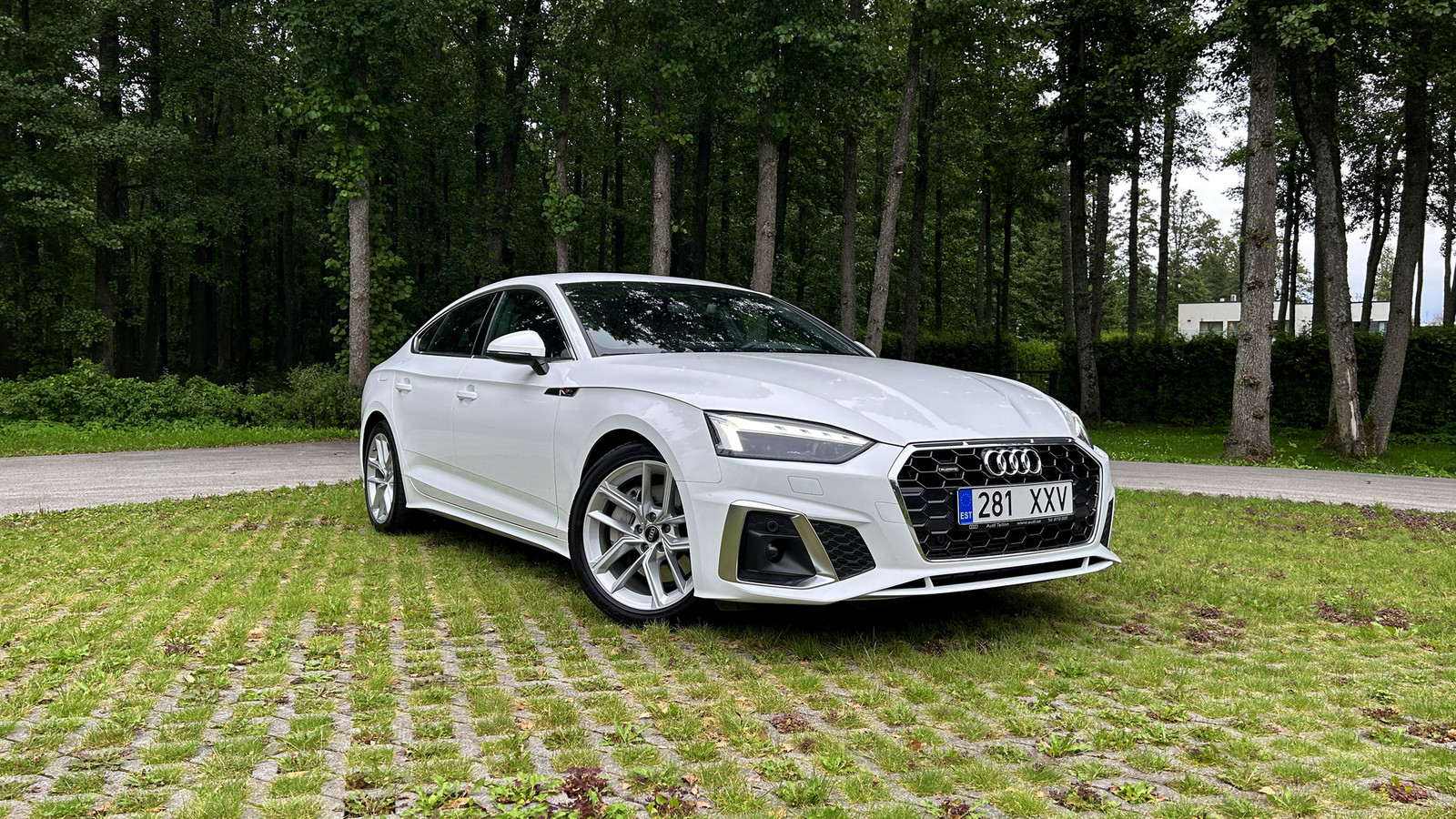 Audi A5 2021, photo 2/10