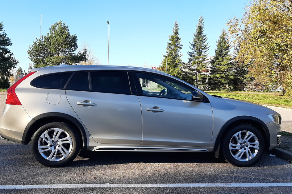 Volvo V60 Cross Country, 2018, 2.4, 140 kW, дизель, автомат, полный привод