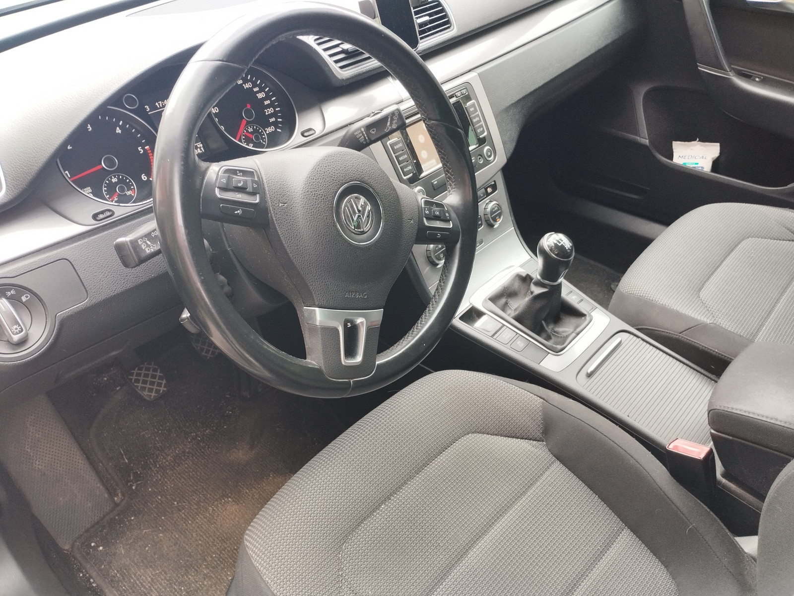 Volkswagen Passat 2013, photo 2/6