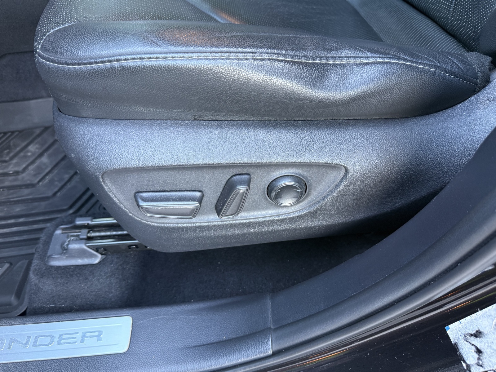 Toyota Highlander 2021, photo 7/10