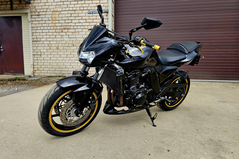 Kawasaki Z 750, 2004, 0.7, 78.2 kW, бензин, механическая, задний привод