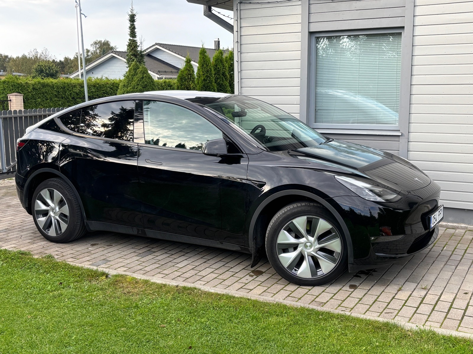 Tesla Model Y 2022, kuva 3/6