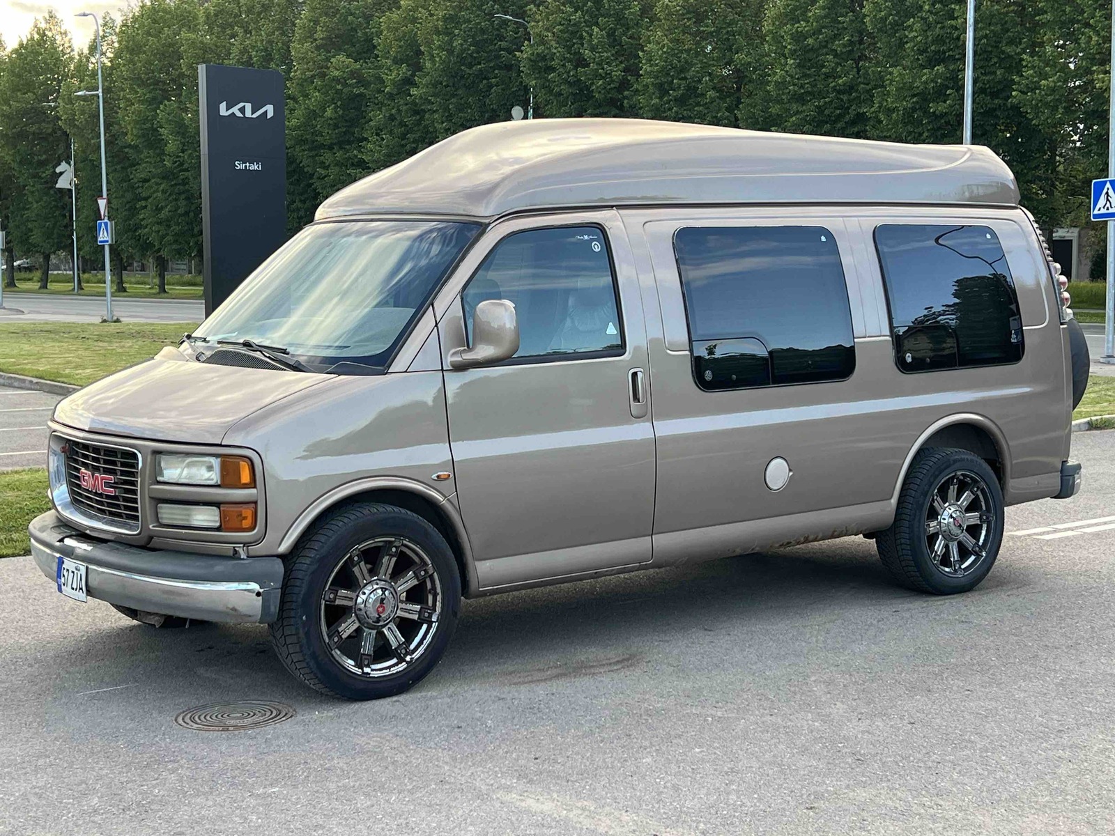 GMC Savana
