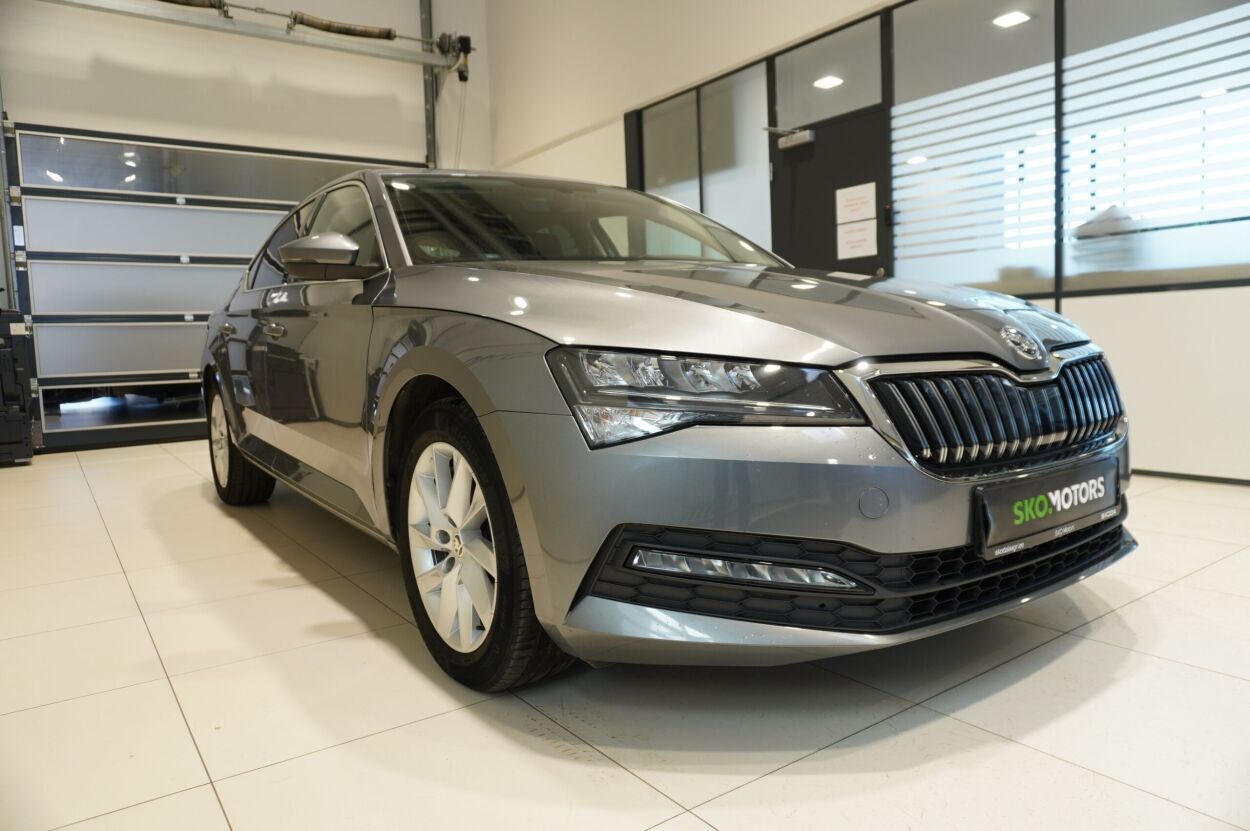 Škoda Superb 2022, kuva 4/10