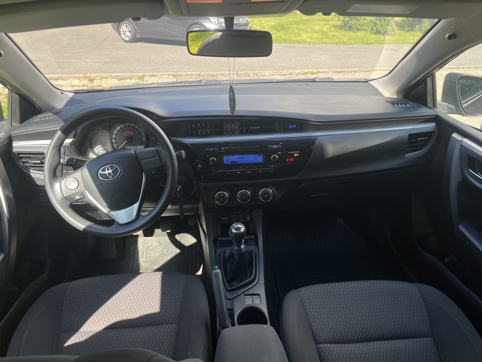 Toyota Corolla 2015, photo 7/7