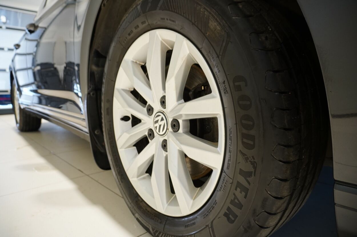 Volkswagen Passat 2019, photo 5/10