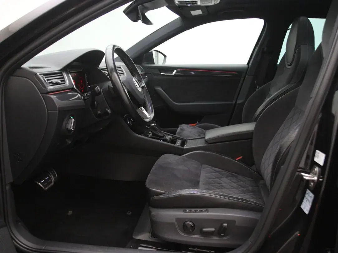 Škoda Superb 2019, kuva 4/10