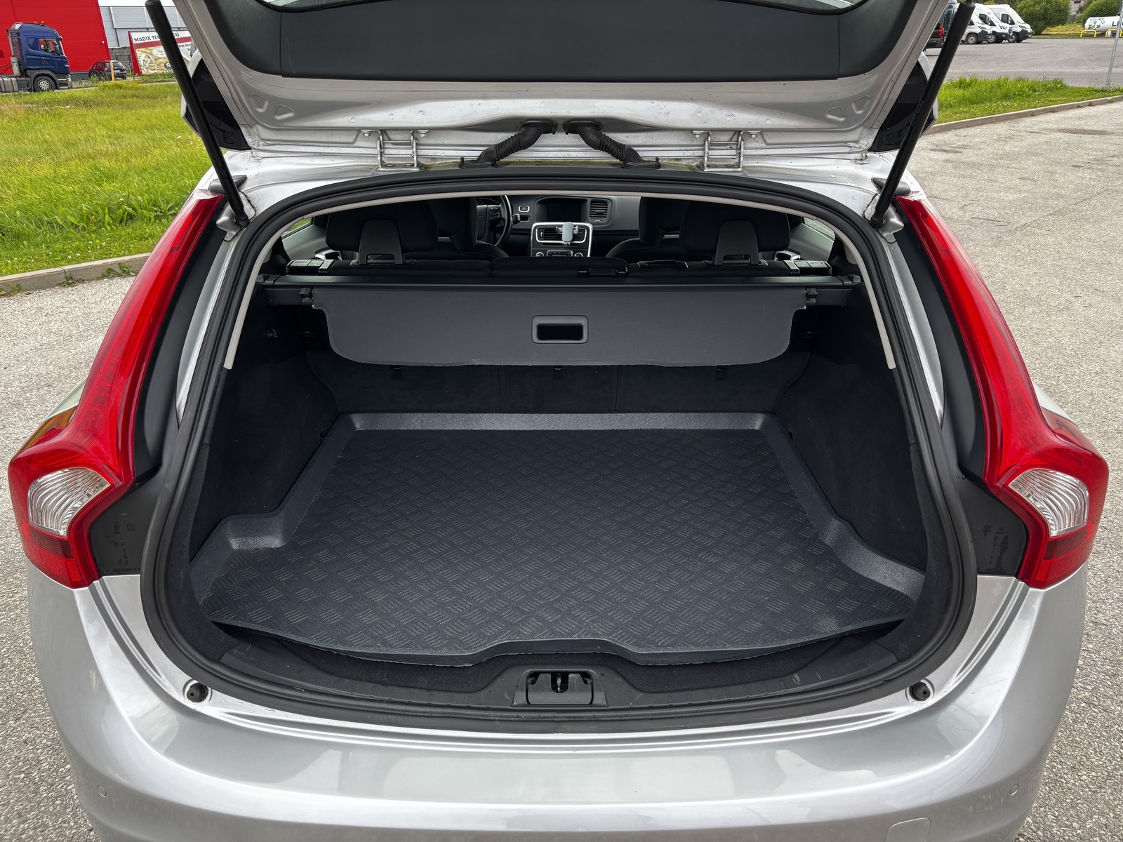 Volvo V60 2016, photo 7/14
