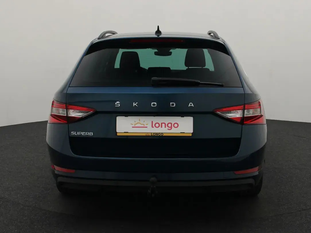 Škoda Superb 2022, photo 5/10