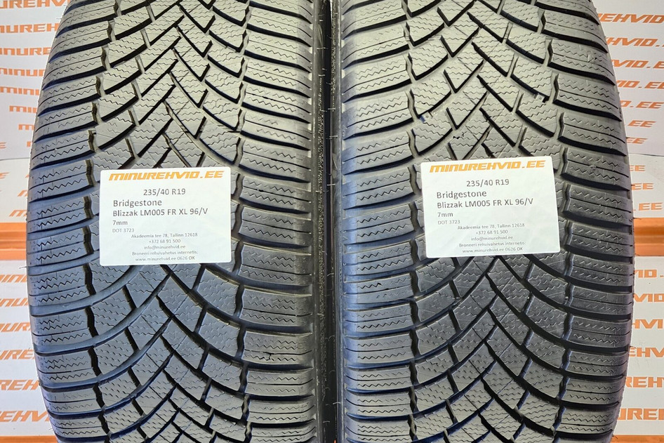 Подержанный нешипованная шина 235/40R19 Bridgestone Blizzak LM005 FR XL 96/V