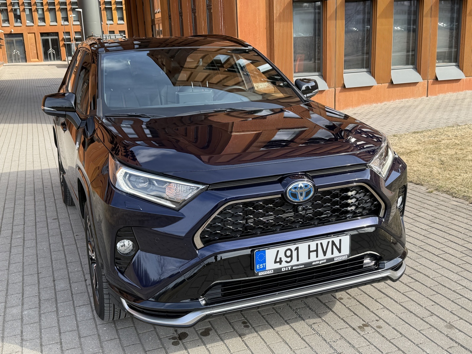Toyota RAV4 2022, photo 2/10