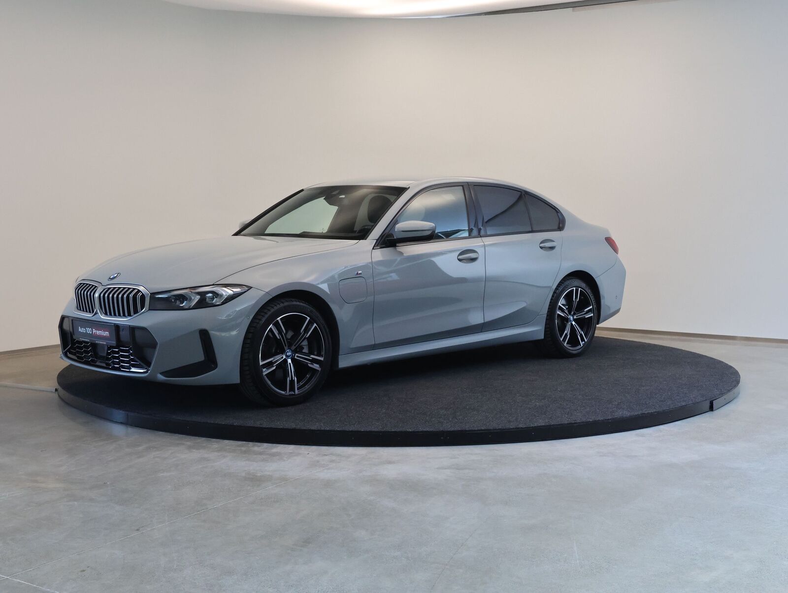 BMW 330 e xDrive M-Sportpakett 215kW