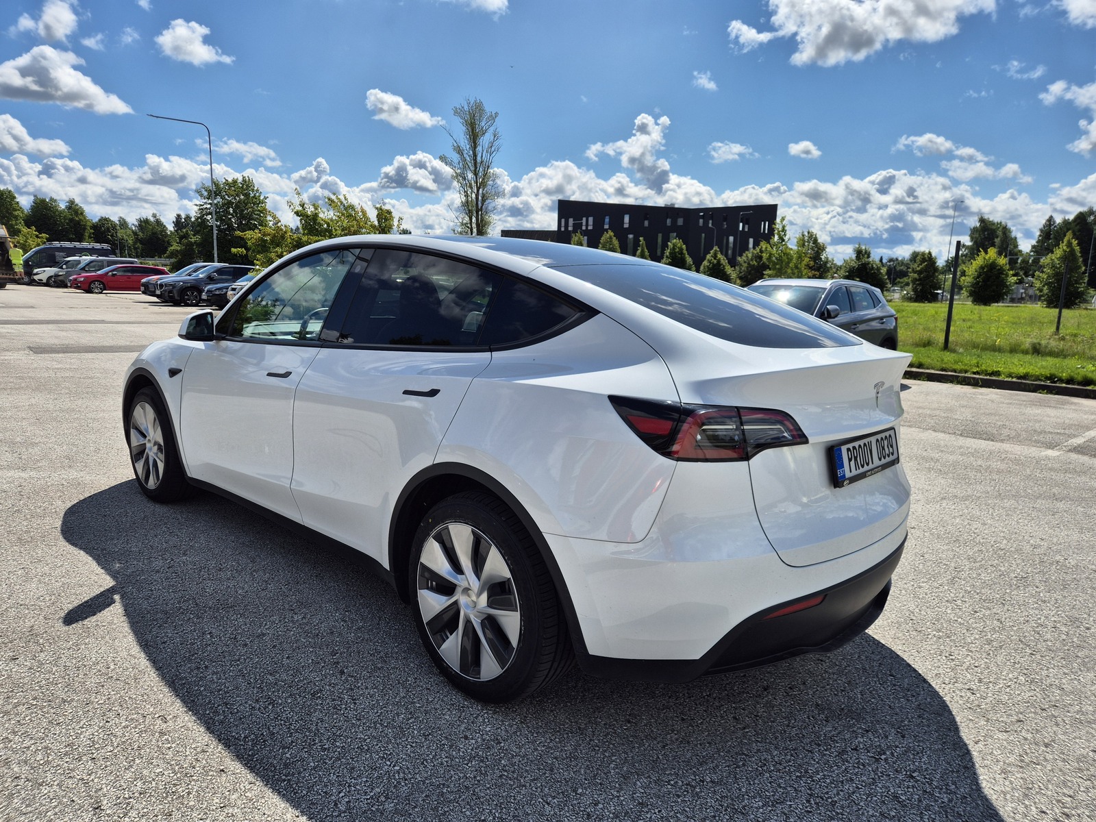 Tesla Model Y 220kW 2023, photo 2/23