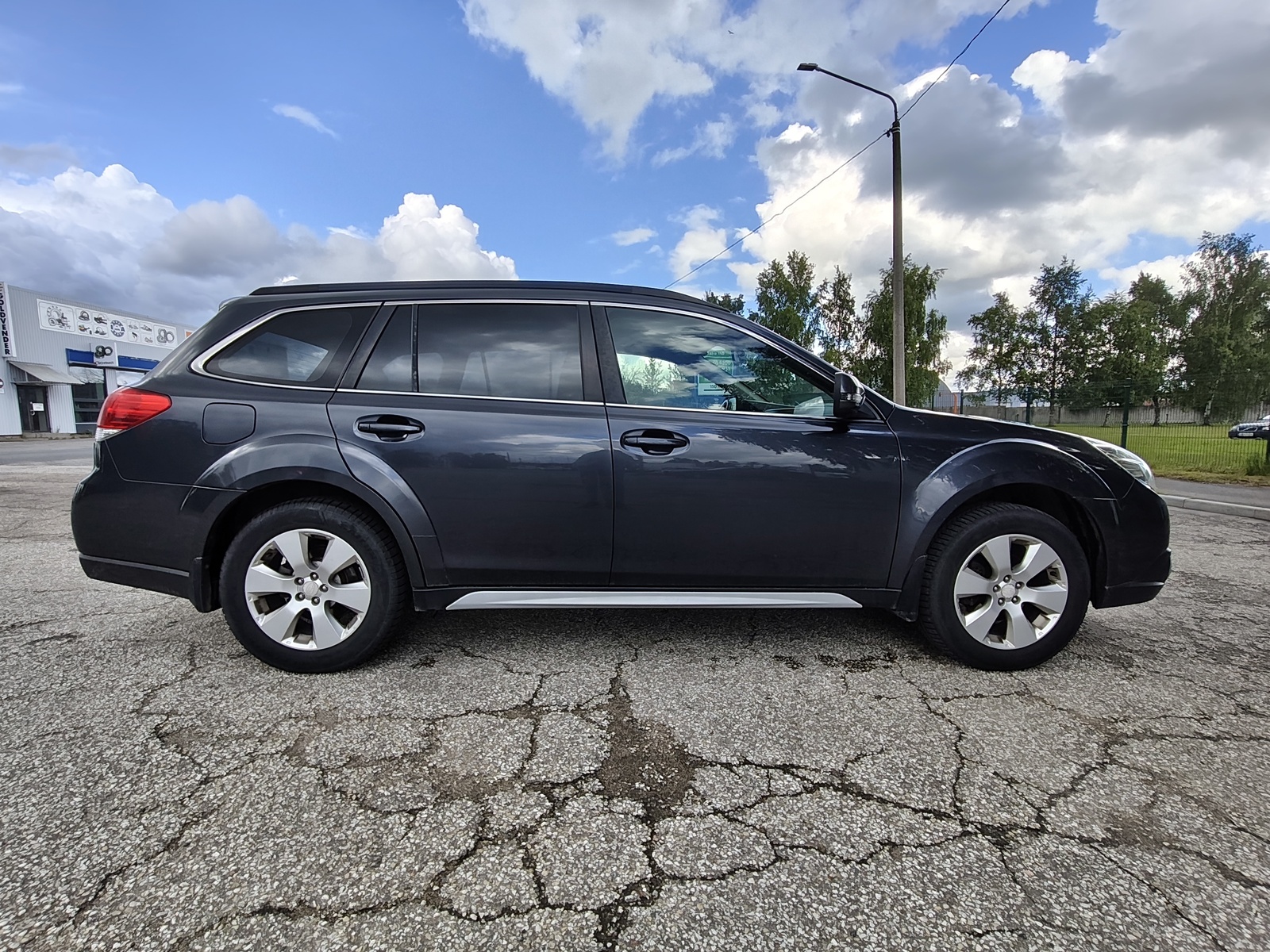 Subaru Outback 2011, kuva 3/9