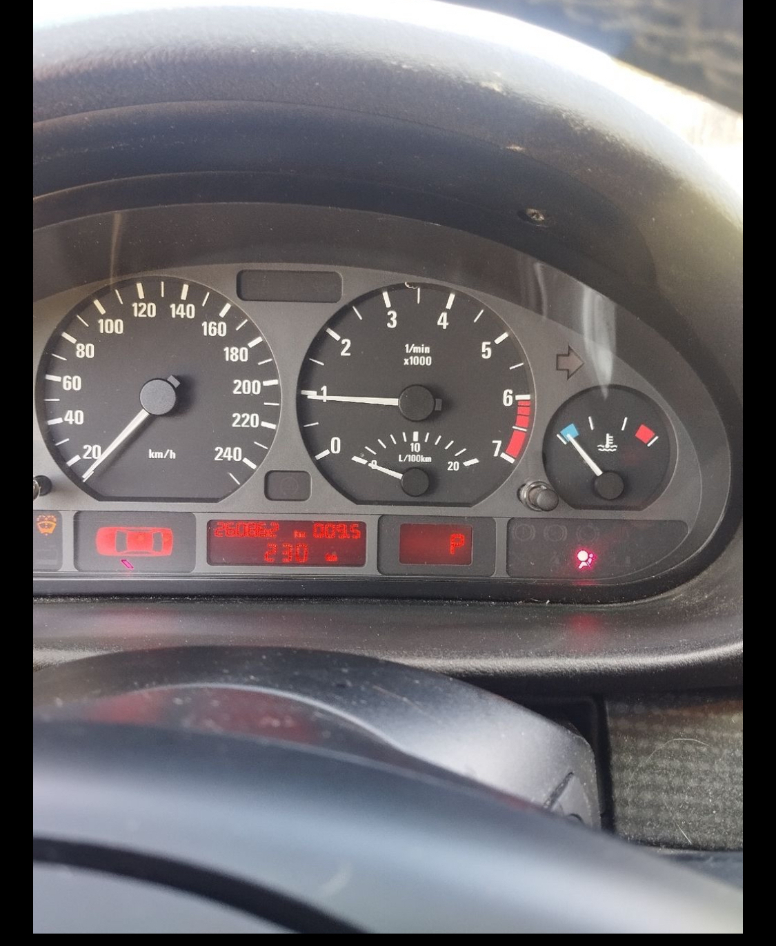 BMW 320 2002, photo 7/9