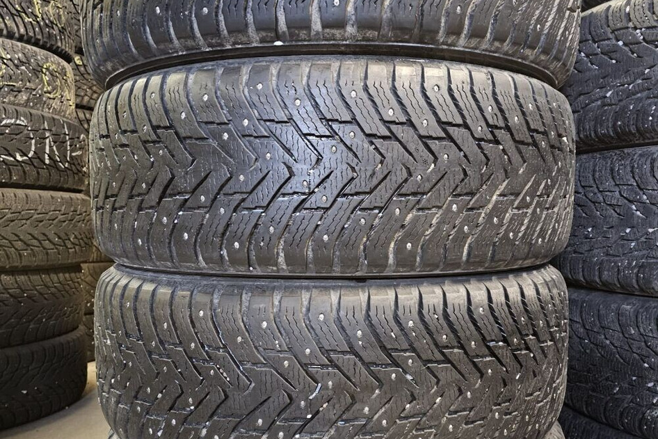 Подержанный шипованная шина 255/55R20 Nokian HKPL 8
