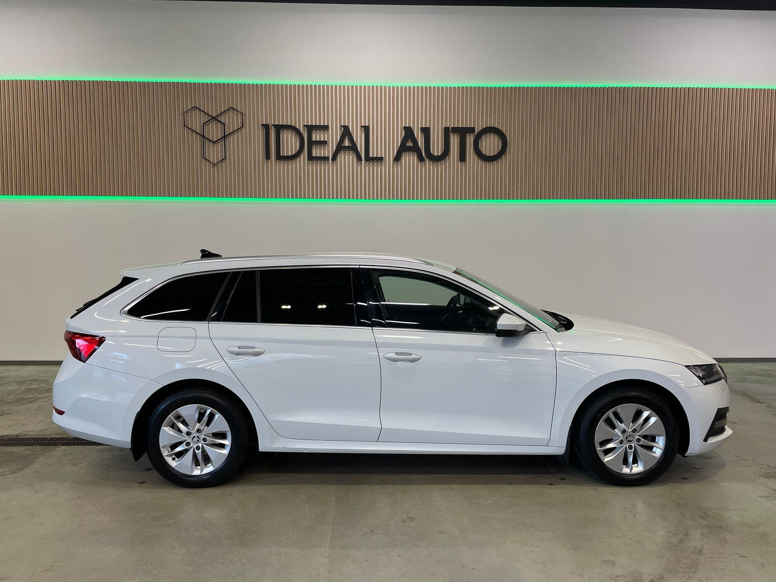 Škoda Octavia 2023, photo 3/19