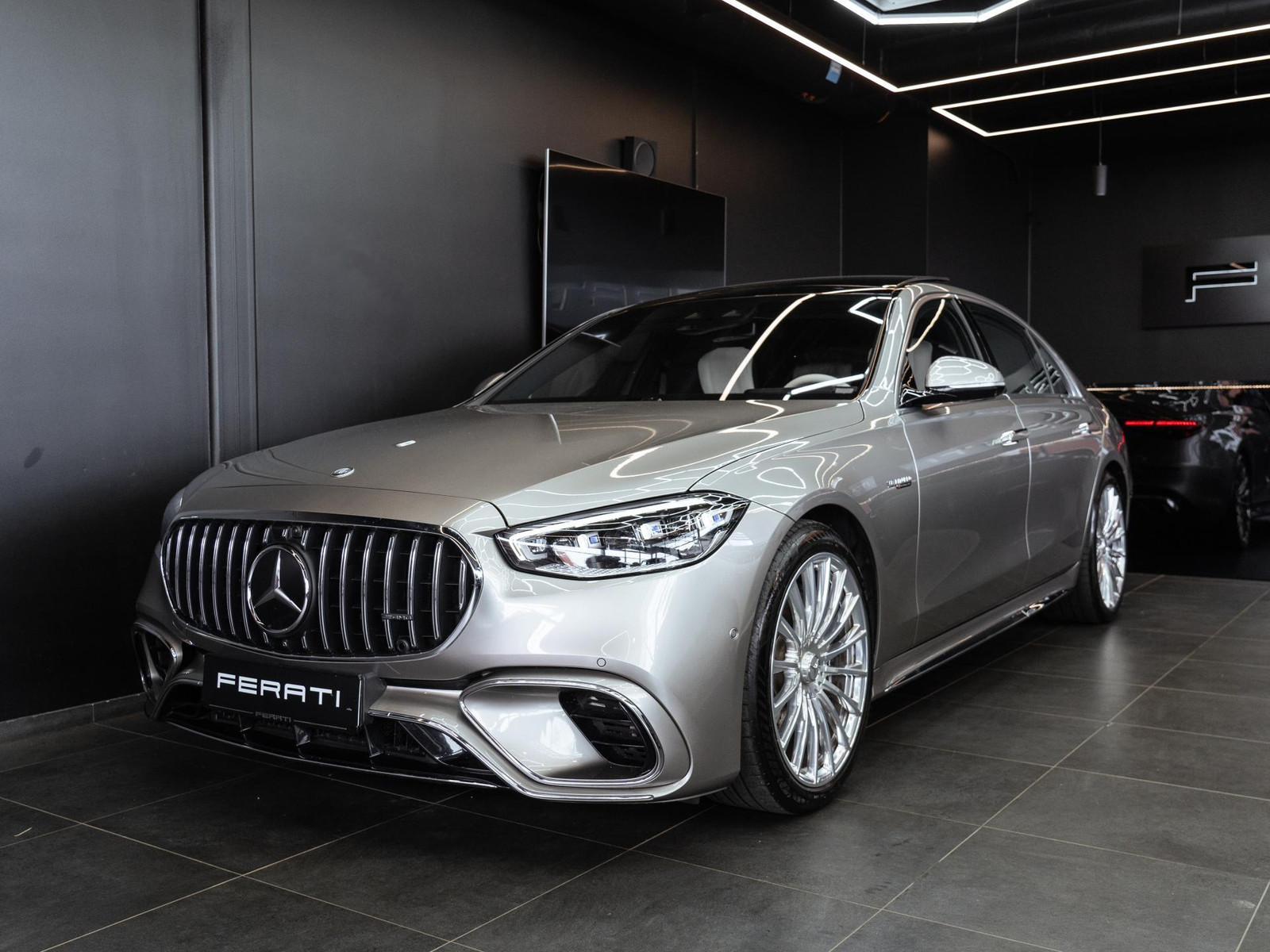Mercedes-Benz S 63 AMG Long 4Matic E-PERFORMANCE 4.0 530kW