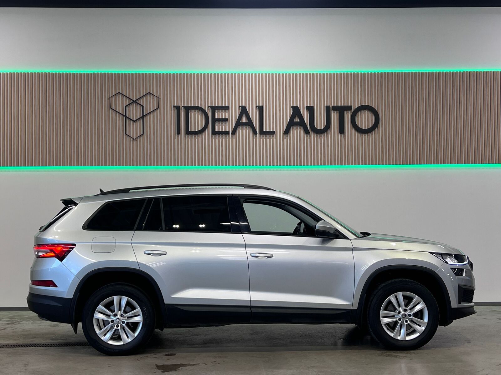 Škoda Kodiaq 2023, photo 3/18