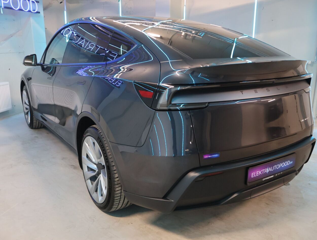 Tesla Model Y 2026, photo 6/26