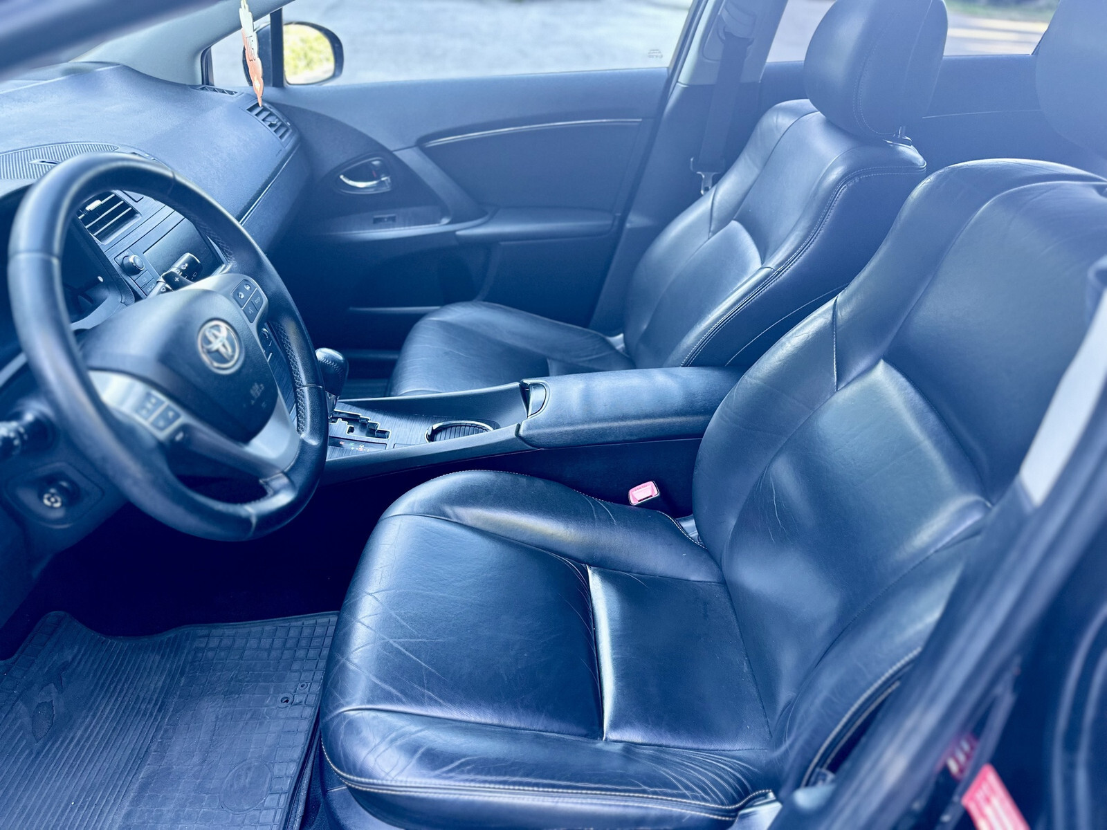 Toyota Avensis 2011, photo 4/17