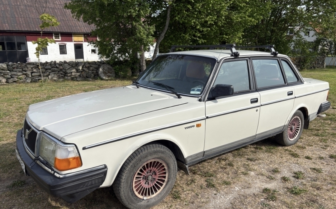 Volvo 240 GL 1987, photo 2/5