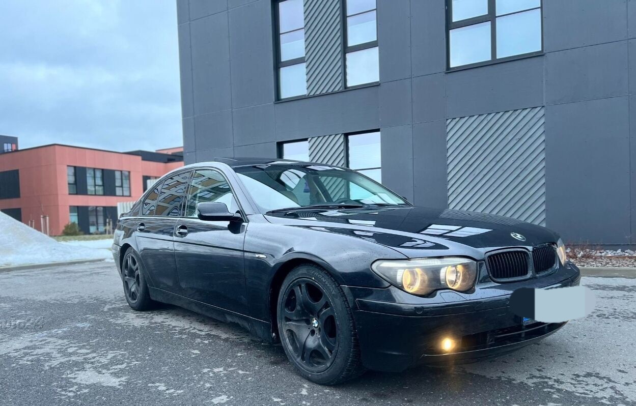BMW 730 2004, photo 2/4