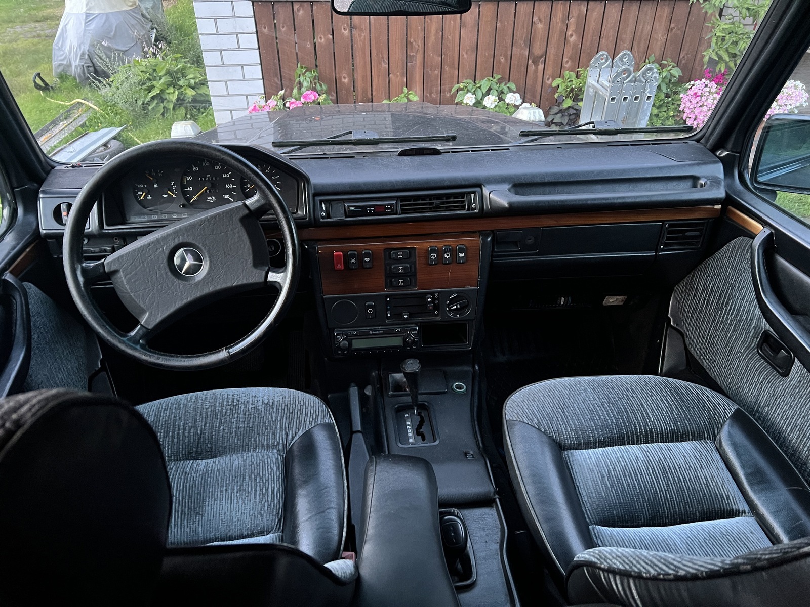 Mercedes-Benz 300 1991, kuva 5/7