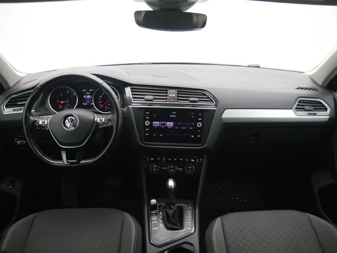 Volkswagen Tiguan 2018, photo 2/10