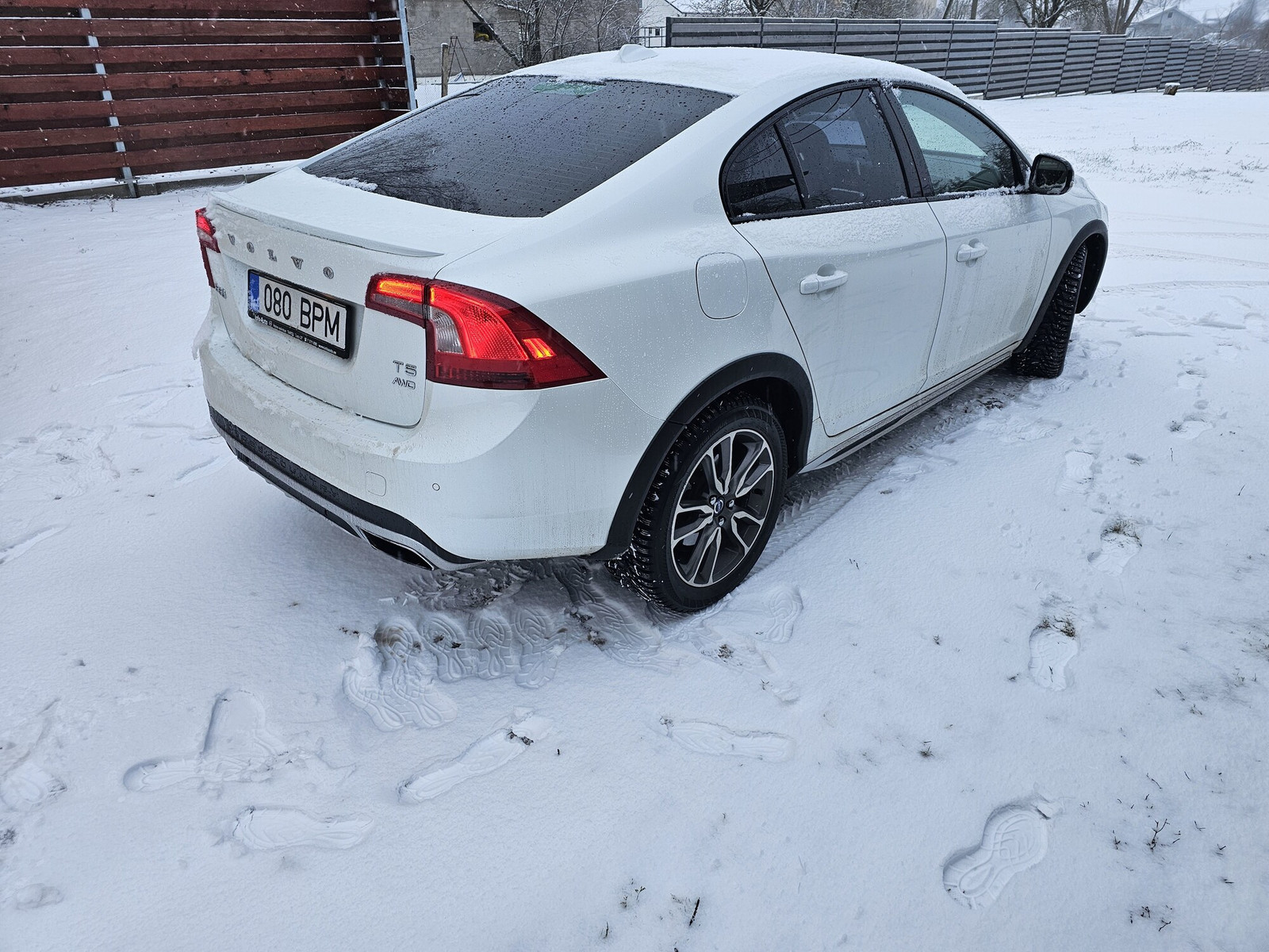 Volvo S60 Cross Country 2015, photo 7/8