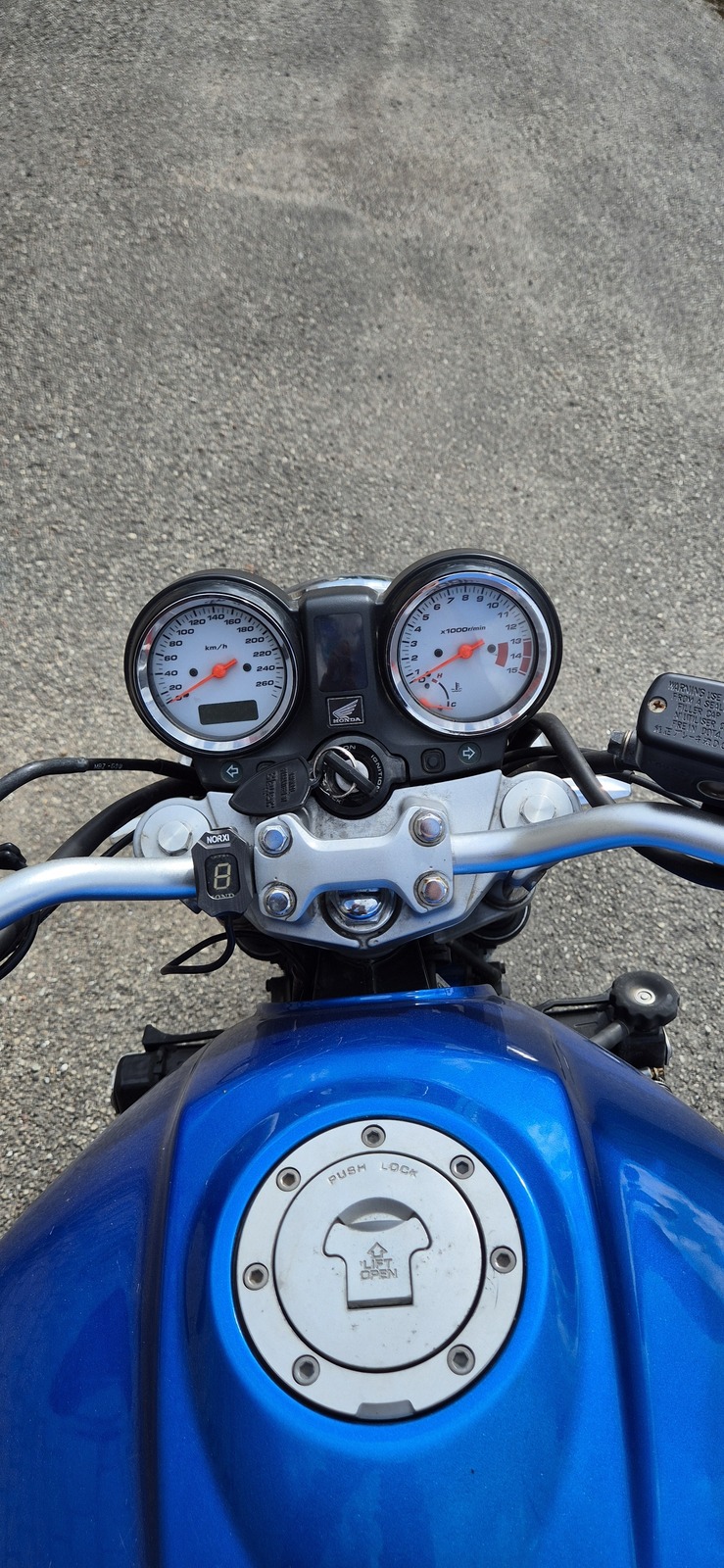 Honda CB 2004, kuva 6/8