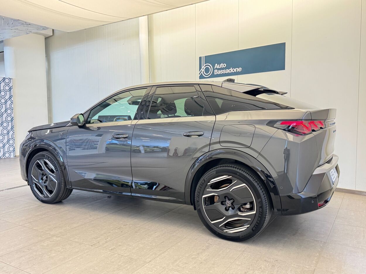 Peugeot 3008 GT Electric 210 157kW 2024, photo 4/10