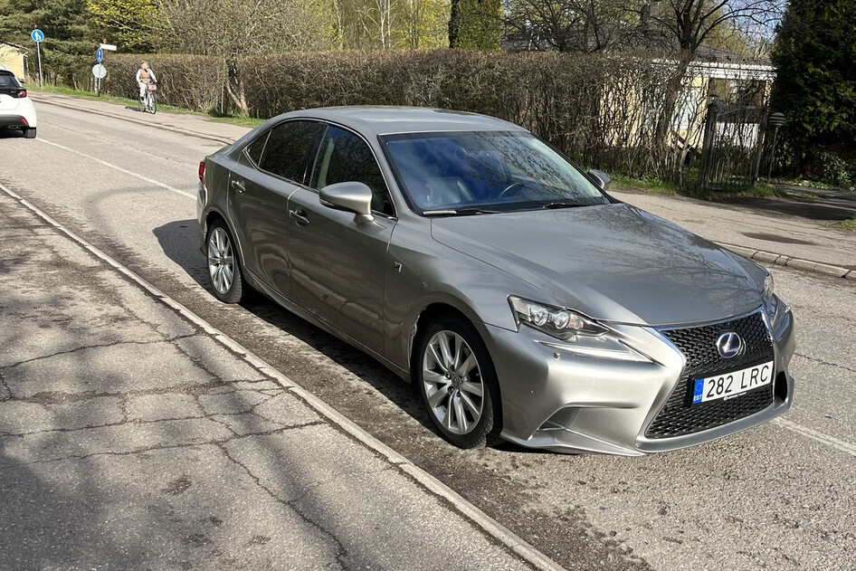 Lexus IS 300h..., 2013, 2.5, 133 kW, hübriid (bensiin/elekter), automaat, tagavedu