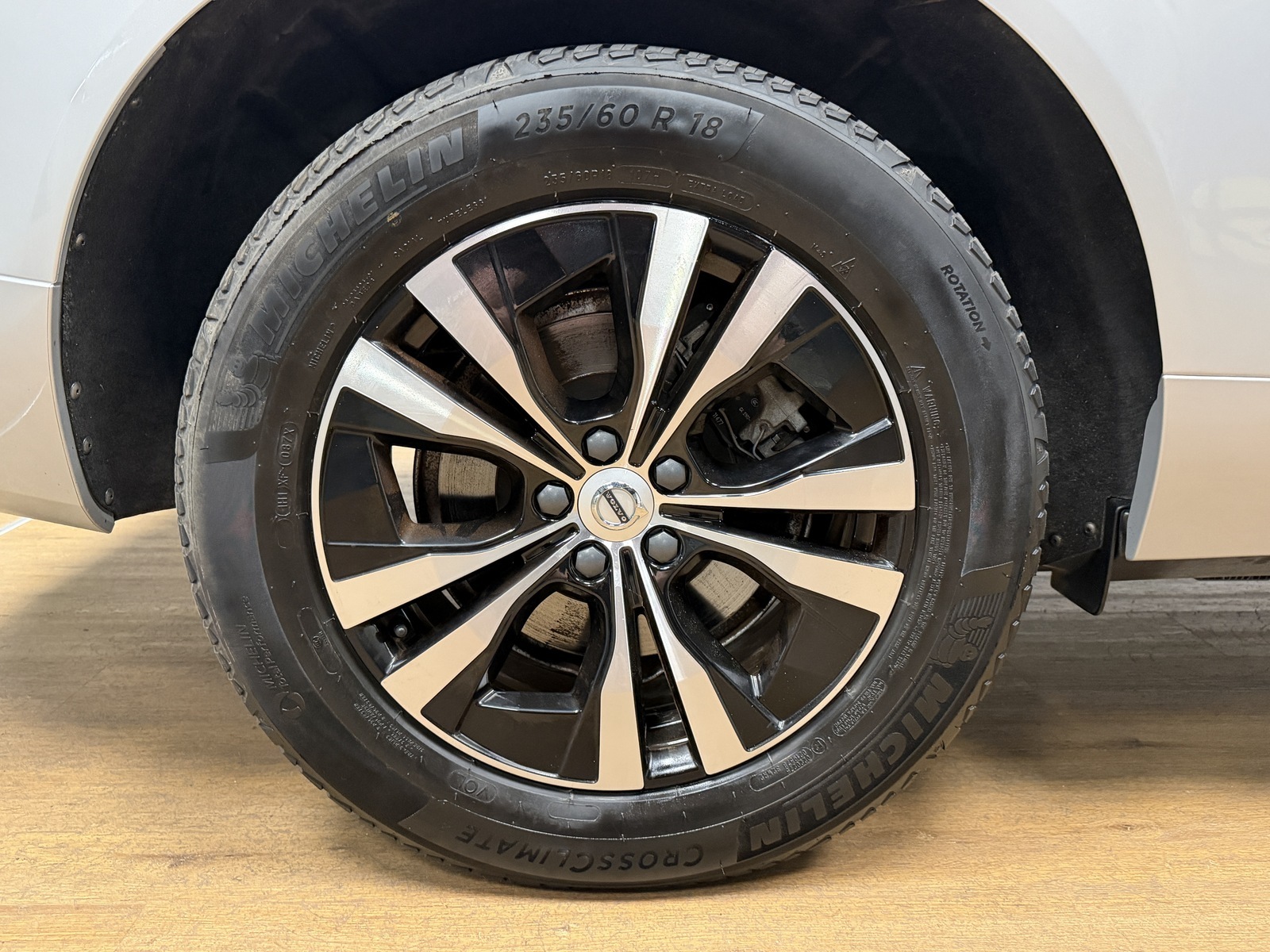 Volvo XC60 2023, photo 7/24