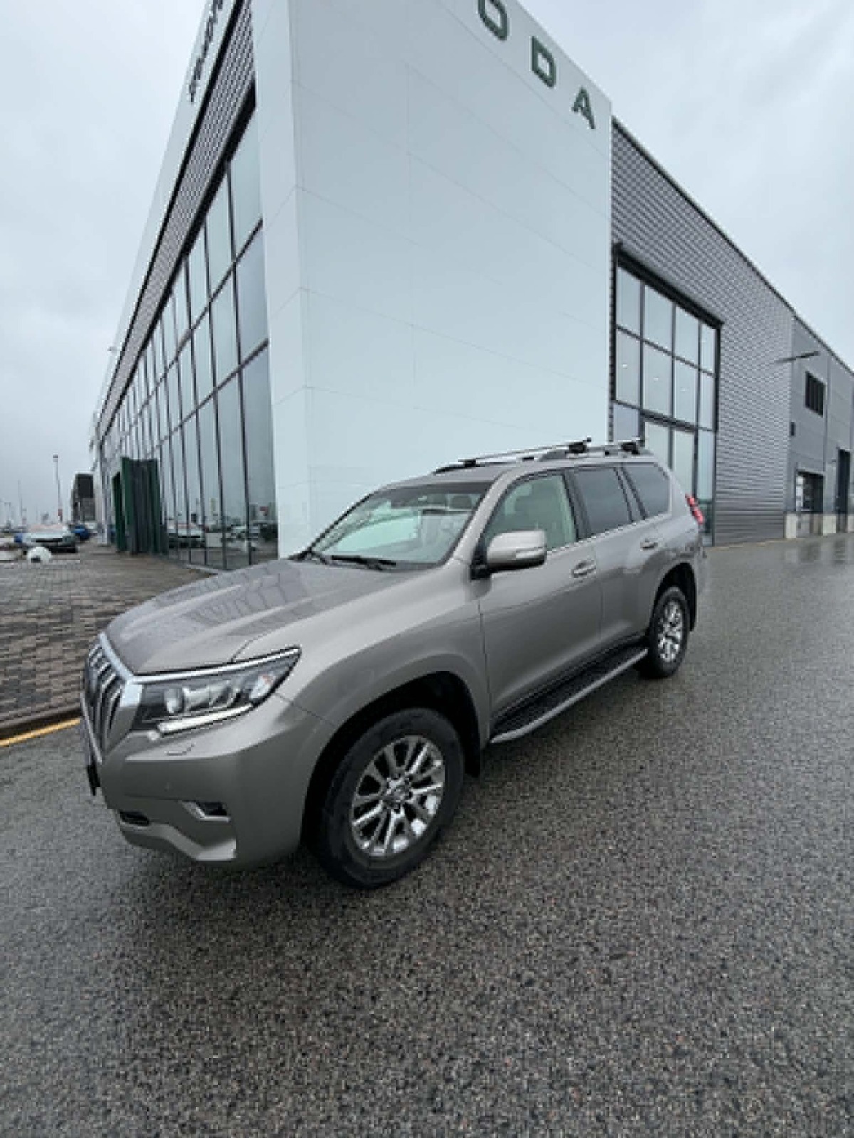 Toyota Land Cruiser 2019, kuva 3/7