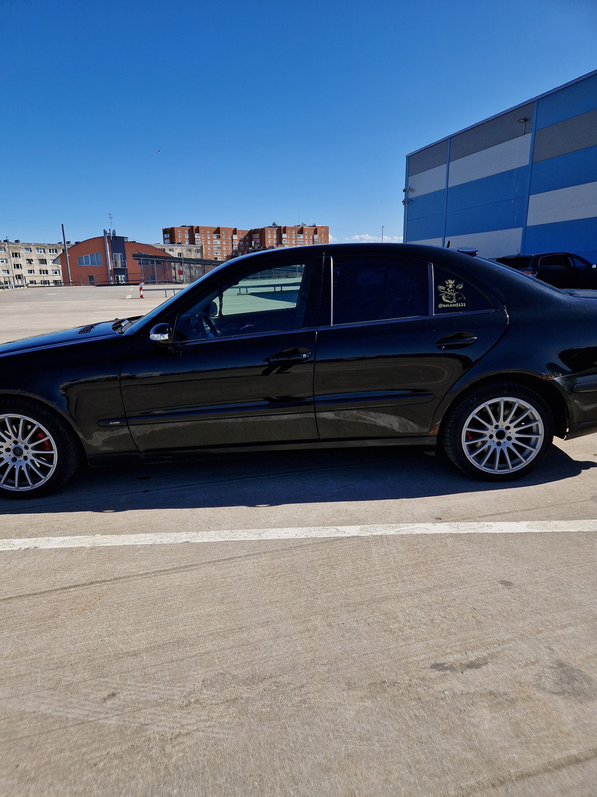 Mercedes-Benz E 220 2004, kuva 3/8