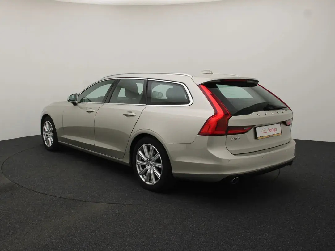 Volvo V90 Momentum 2.0 140kW 2017, photo 7/35