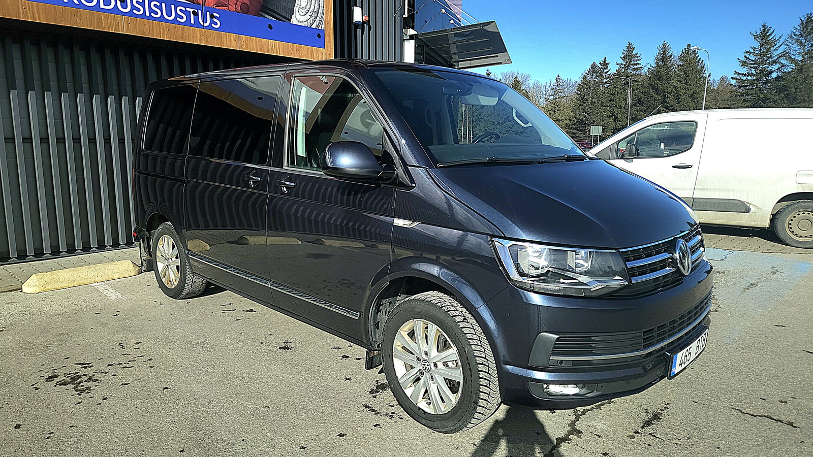 Volkswagen Multivan 2017, kuva 2/10