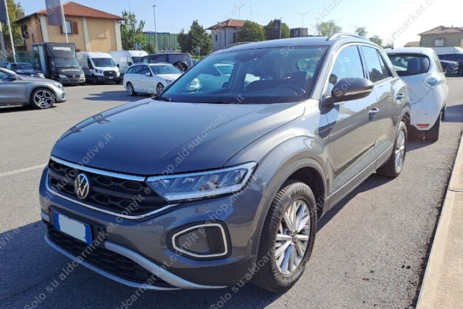 Volkswagen T-Roc, 2023, 85 kW, diesel, manual, front-wheel drive
