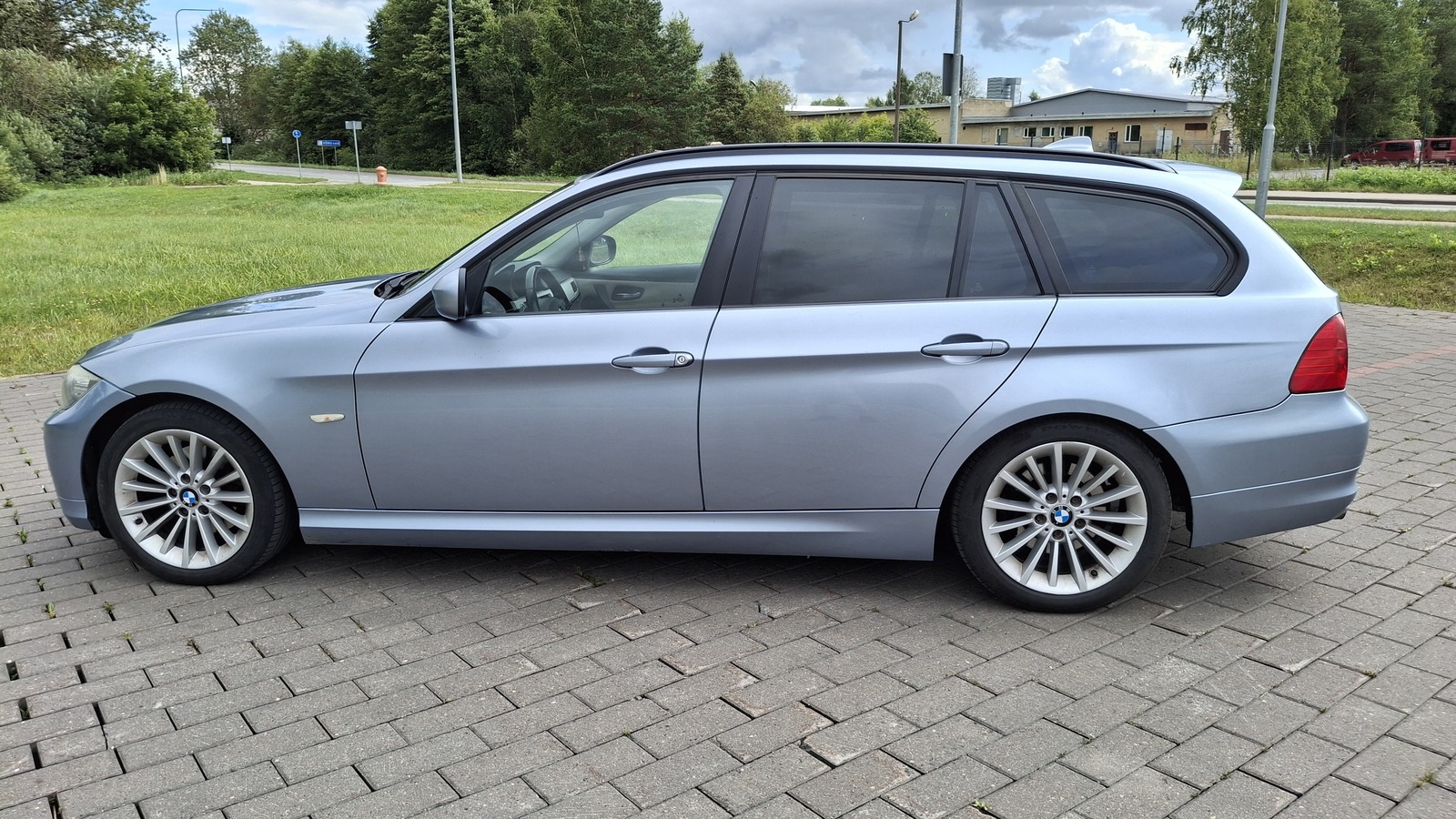BMW 320 2011, kuva 2/10