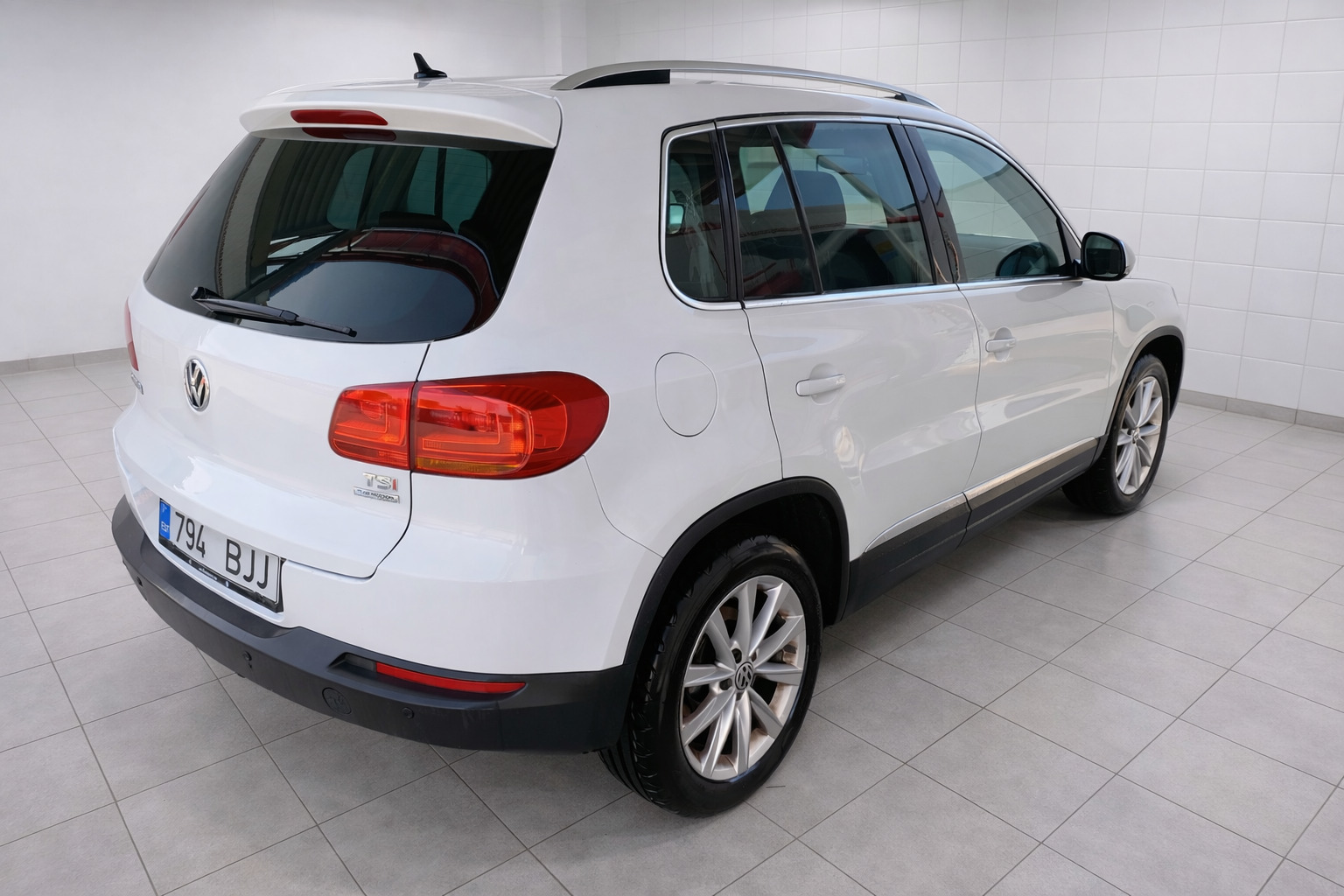 Volkswagen Tiguan 2012, photo 6/19
